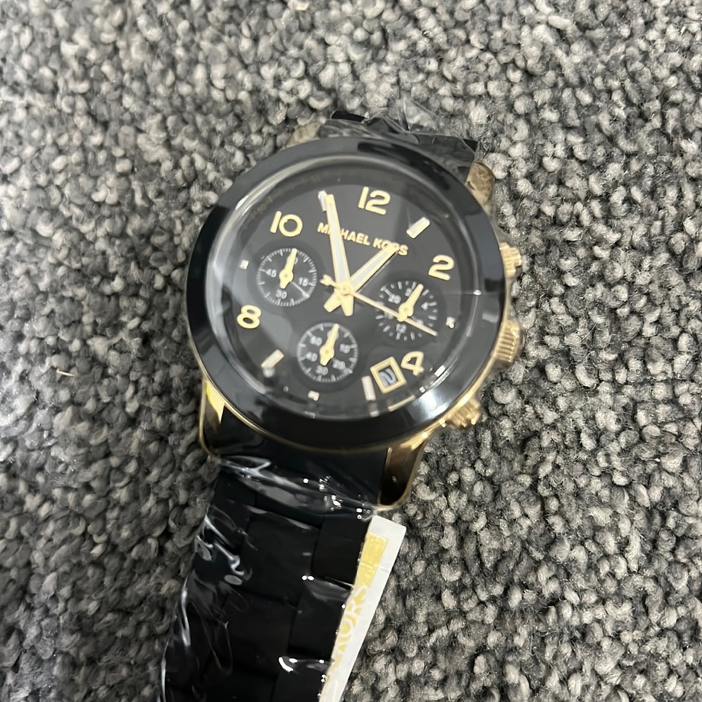 Michael Kors NWT Matte Black Catwalk 39 mm Wristwatch